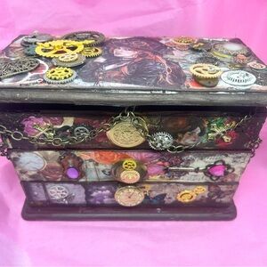 Steampunk Finders Keepers No. 001 – Steampunk Curiosity Chest